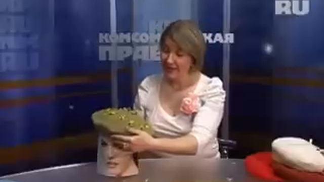 Превращаем обычный берет в стильный головной убор смотреть онлайн