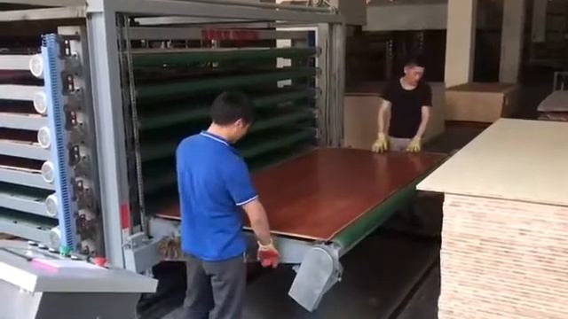 Пресс ламинирования фанеры