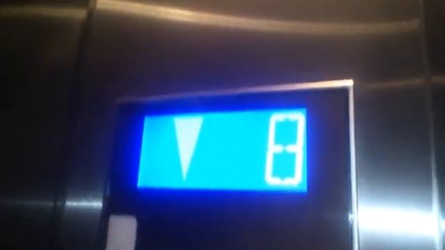 Электрический лифт в офисе (г.Екатеринбург) Thyseen Krupp 2014г.в. Q=630кг. V=1м/с