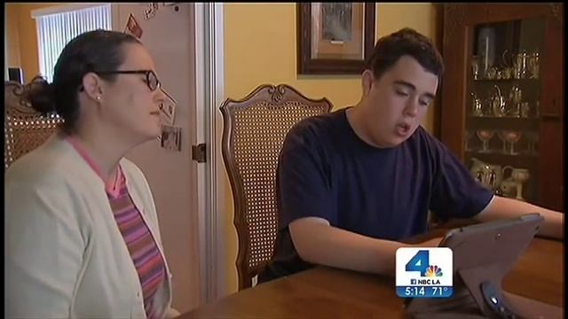 Autistic Teen Uses iPad to Break Out of Silent Prison смотреть онлайн
