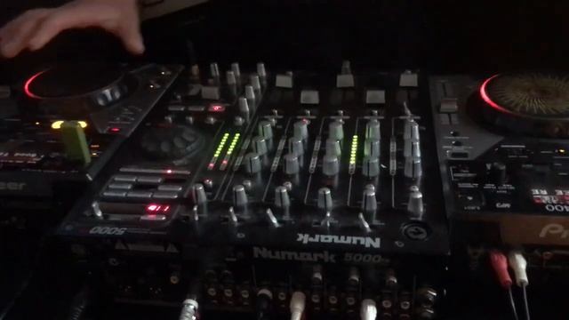 SamDingle93 - Groovy Shit смотреть онлайн