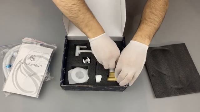 Смеситель встраиваемый с гигиеническим душем Grocenberg GB001 Белый смотреть онлайн