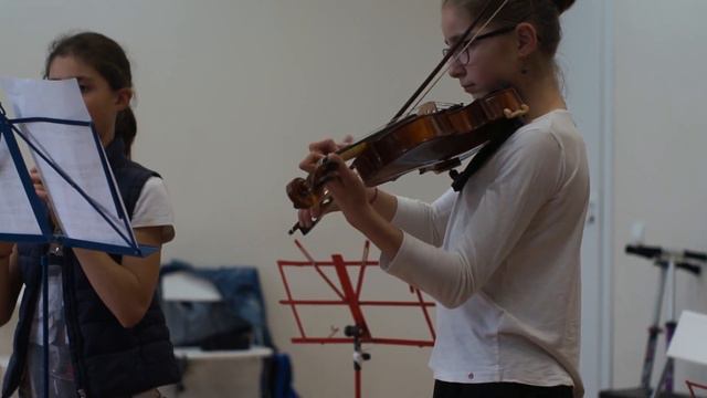 Инструментальный ансамбль юных музыкантов смотреть онлайн