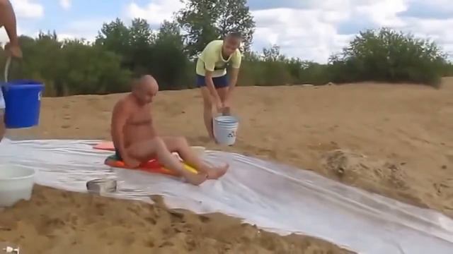 АКВАПАРК У РЕКИ! Угадай страну! Аттракцион не для слабонервных! смотреть онлайн