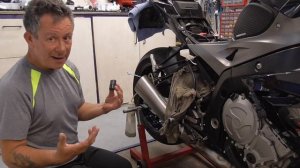 BMW MotoScan How to do a ABS MODULATOR FLUSH / CHECK AND a REAR brake fluid change. BMW S1000R