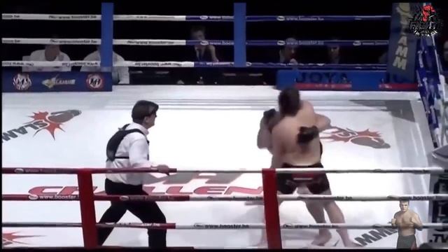 Ученик Емельяненко вырубил гиганта смотреть онлайн