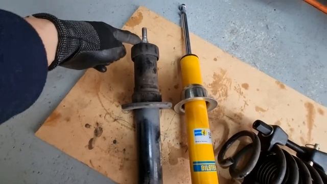 BMW X3 F25 Rear Shocks Struts Replacement  33526796317