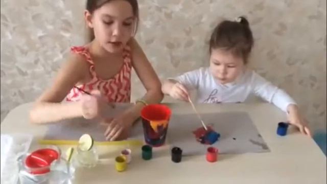 Девочки разукрашивают лед) смотреть онлайн