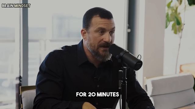 Andrew Huberman's Weekly Workouts For Muscle Growth And Strength