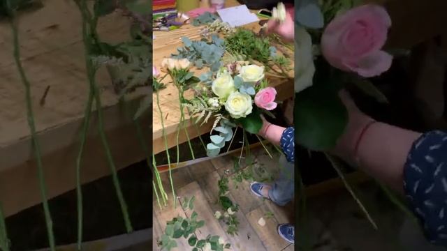Букет невесты. Три цвета роз смотреть онлайн