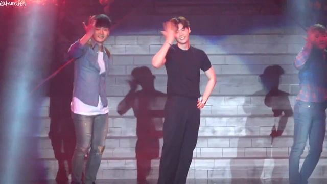 Lee Jong Suk bailando VIDEO COMPLETO смотреть онлайн