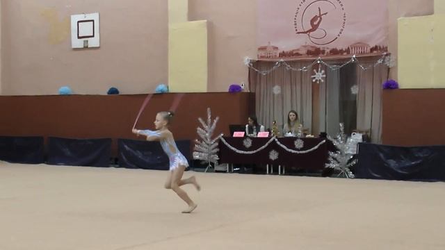 Євсеєнко Марія (скакалка) 20.12.2015 Художественная гимнастика. "Зимова казка 2015" смотреть онлайн