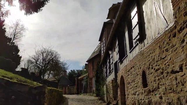 Ville de Gerberoy | Cathédrale Beauvais | A short family trip. #gerberoy #beauvaiscathedral #france смотреть онлайн