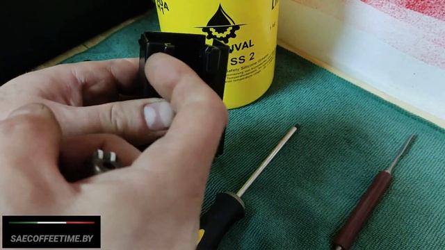 Как разобрать корпус диспенсера кофе кофемашины Saeco, Philips. смотреть онлайн