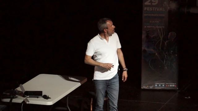 Conférence de l'après-midi - La Terre est plate et immobile - Sylvain CHATY смотреть онлайн