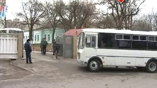 От сумы и от тюрьмы Виктор Янукович...