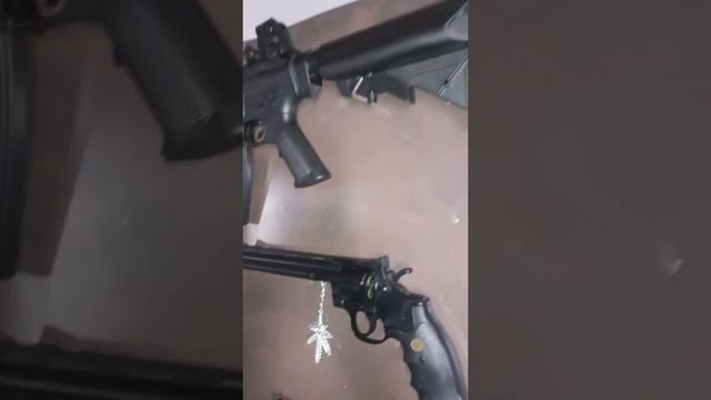 airsoft- Colt 1911/Glock 17/Colt Python(Magnum 357)/M4A1/M416 Predator смотреть онлайн