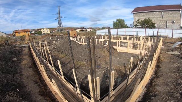 6 Хутор Красный. Анапа. Связали армокаркас. Собриаем опалубку цоколя. смотреть онлайн