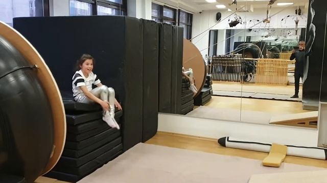 Фляк+отпрыжка для сальто назад в группировке. смотреть онлайн