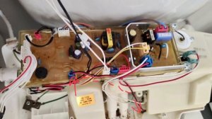 Ремонт крышки унитаза электрической