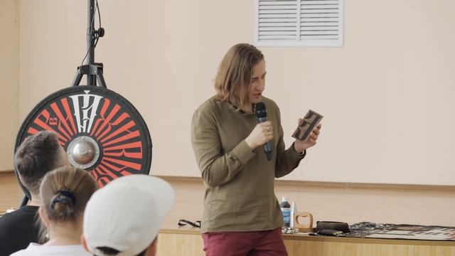 Как создать свой наборный шрифт с помощью линогравюры. Пан Задорожный @ Дизайн-выходные 2022 смотреть онлайн