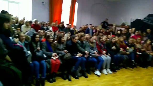 Скільки творів готувати для вступу, та інші відповіді від викладача Карпенка-Карого смотреть онлайн