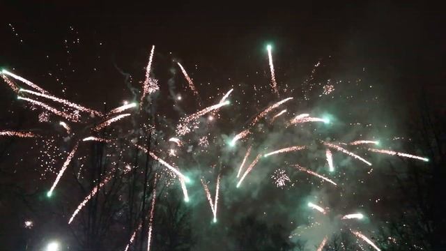 Новогодний салют 2019 смотреть онлайн