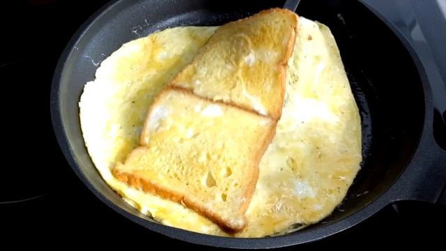 Тосты с омлетом. Яичные сэндвичи в корейском стиле. One Pan Egg Toast. #яичныйтост #завтрак смотреть онлайн