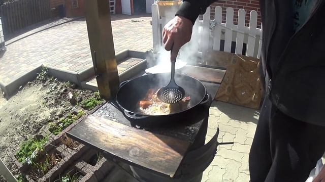 стейки корейка с картошечкой в казане на костре смотреть онлайн