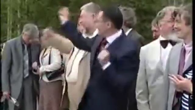 Клёвый мужик...и танцует классно смотреть онлайн