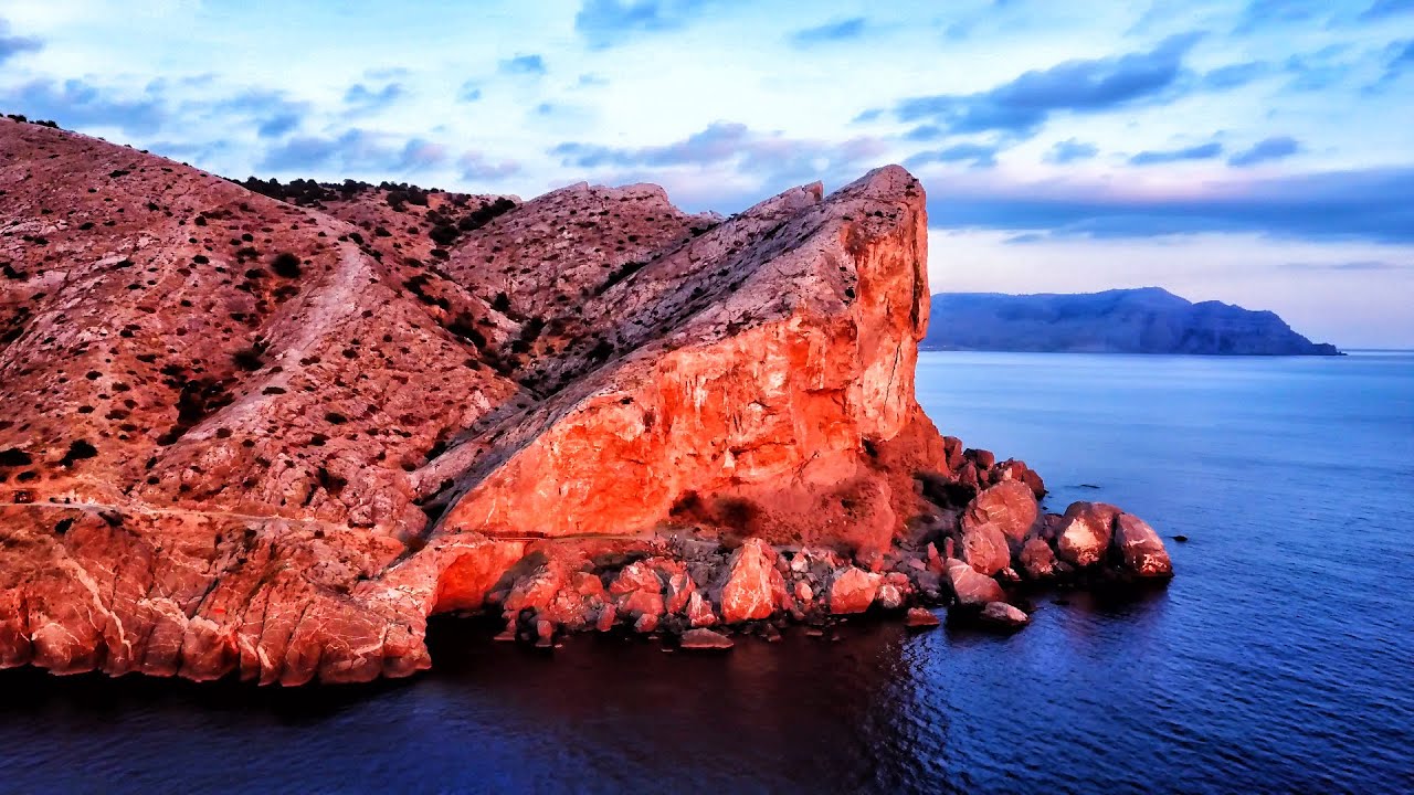 СУДАК что происходит в городе. На побережье КРЫМА появились ДИКИЕ ЛИСЫ. Ограничения и QR коды. смотреть онлайн