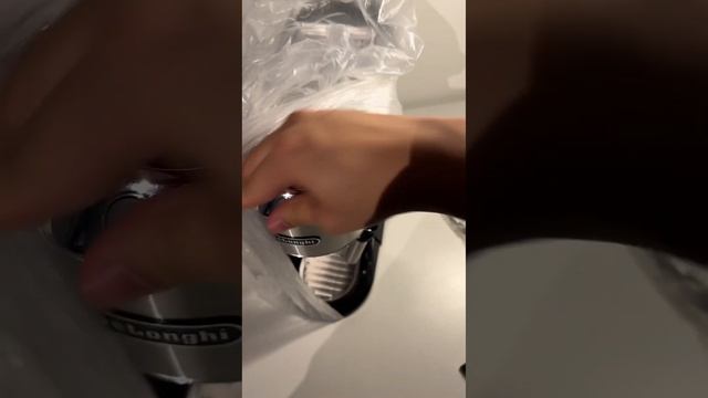 Delonghi Dedica EC 685 Unboxing смотреть онлайн