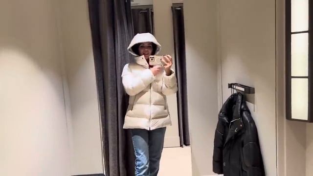 Massimo Dutti выбрала себе пуховик смотреть онлайн