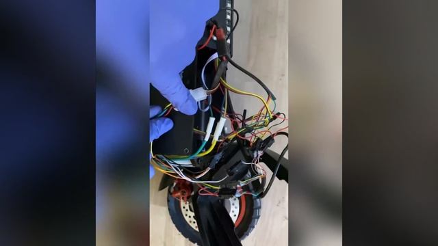 Замена контроллера на электросамокате Kugoo M4 и M4 Pro смотреть онлайн