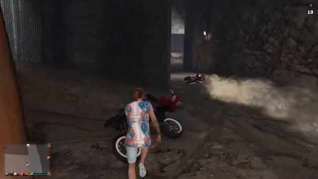 СОБИРАЕМ ПАКЕТЫ в GTA Online смотреть онлайн