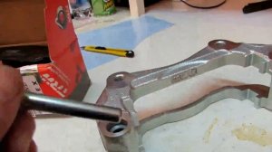 Как выявить стук суппортов без снятия колеса Митсубиси Лансер 10