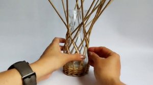 Плетение из бумажной лозы. Плетем ночник из стеклянной вазочки.