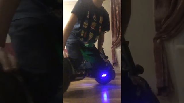 Трюки на гироскутере пока не все