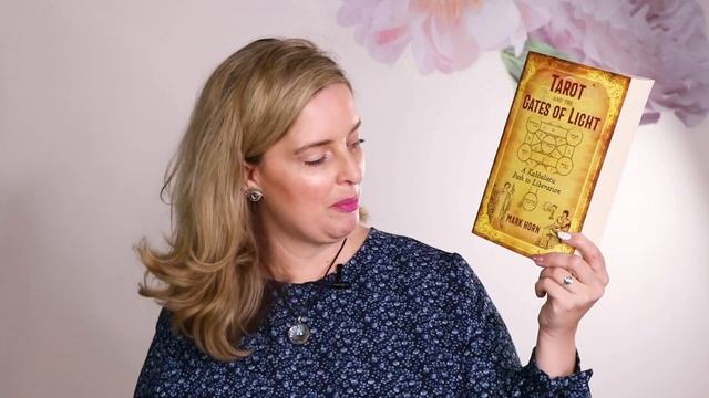 The BEST WITCHY Tarot + Oracle Decks & Books of 2020! смотреть онлайн