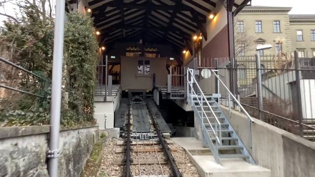 Фуникулер Полибан (Polybahn) в Цюрихе (Швейцария) смотреть онлайн