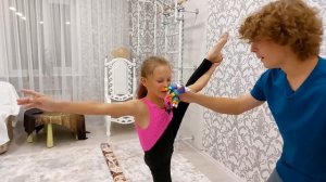 ОНА снова Смогла ДОЛГО Продержаться?!/щекотка челлендж с гимнастикой/Катомишка челлендж