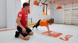 ТРЕНИРОВКА ДЛЯ ДЕТЕЙ. СПОРТ ДЕТЯМ ДОМА. 5 МИНУТ ДЛЯ ВСЕГО ТЕЛА. Повторяйте вместе с нами.