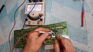 samsung PS50B430P2W щелкает реле и не включается 1ЧАСТЬ