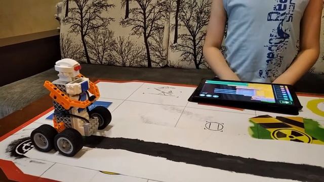 LEGO Boost или Apitor SuperBot? Какой конструктор лучше. Честное сравнение конструкторов.