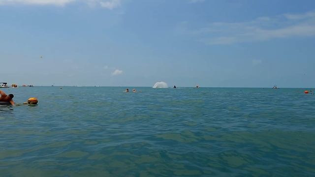 Замеряем морскую воду! 30.06.2022. ?ЛАЗАРЕВСКОЕ СЕГОДНЯ?СОЧИ. смотреть онлайн