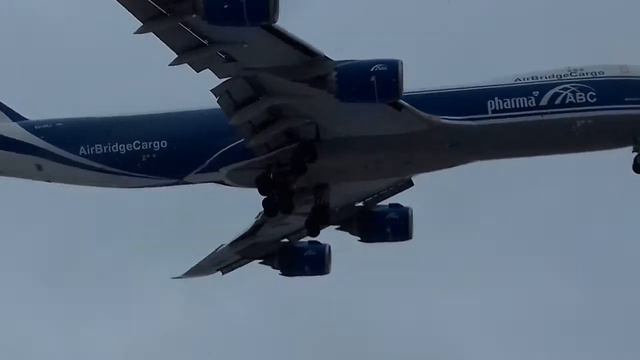 Боинг 747-8F "Air Bridge Cargo " заходит на посадку в Аэропорту Шереметьево SVO 24.03.19. смотреть онлайн