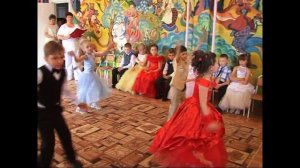 Танец: "Кукарелла"