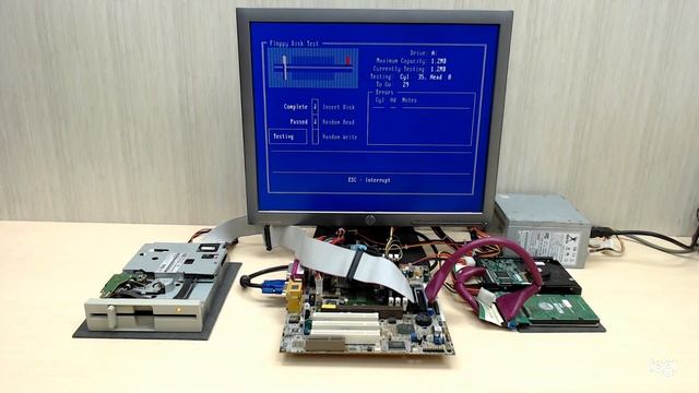 Проверка и тест Флоппи дисковода 5.25" программой Floppy Disk Test смотреть онлайн