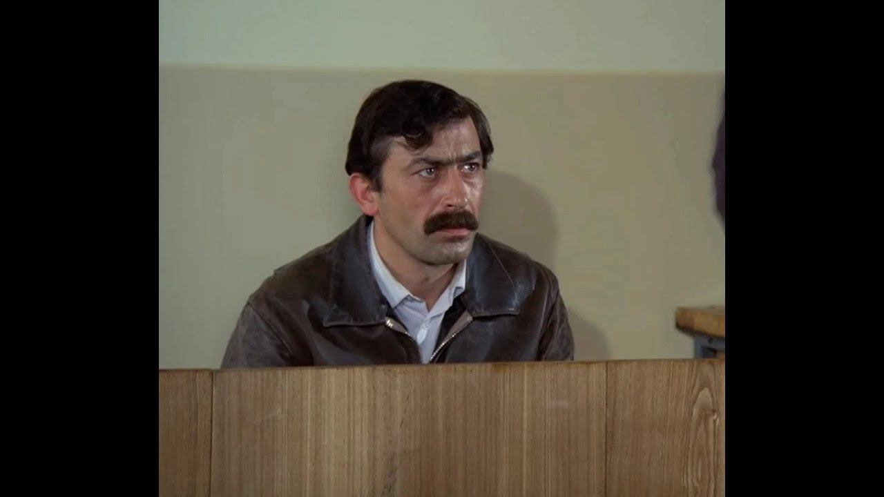 Странное поведение Мимино на допросе и в суде смотреть онлайн