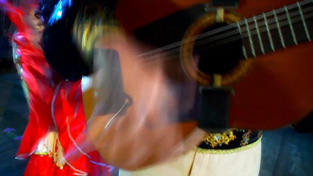 "МЭ МОРОЗО" Красивая цыганская песня Ансамбль "ИЗУМРУД" смотреть онлайн